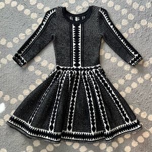 Topshop geometric a-line sweater dress with 3/4 sleeve, size US 2 UK 6 Euro 34